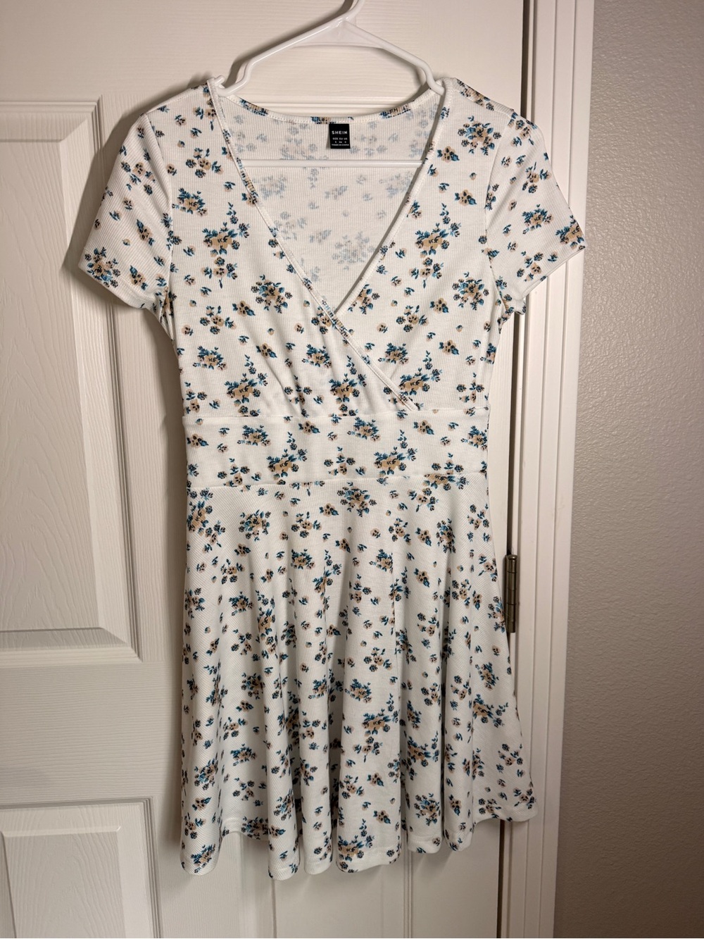 3/$15 White Floral Short Sleeve Skater Dress